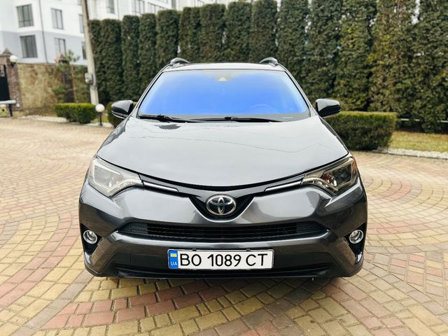 Toyota RAV4 - фото 3