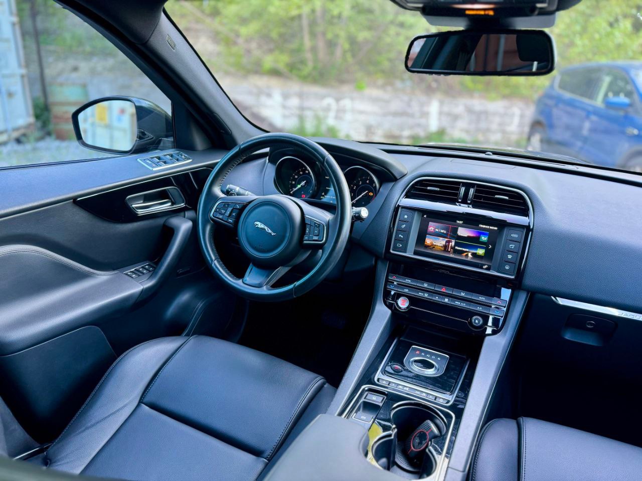 Jaguar F-Pace - фото 3