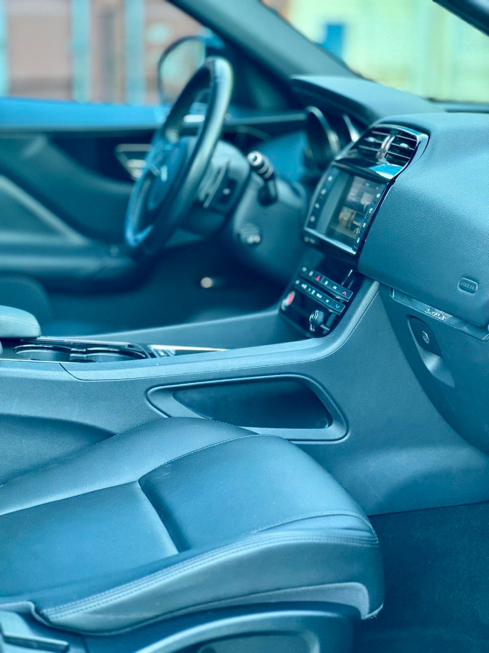 Jaguar F-Pace - фото 6