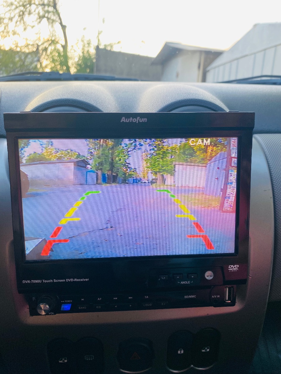 Renault Logan - фото 7