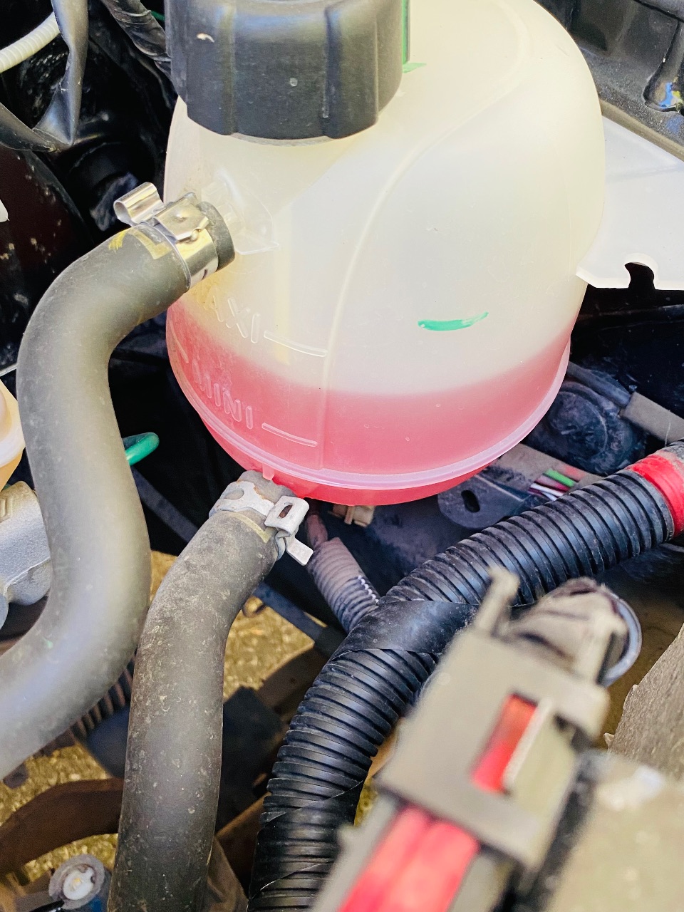 Renault Logan - фото 8