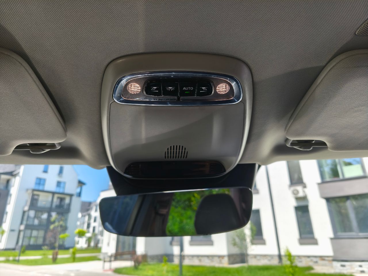 Volvo XC90 - фото 26