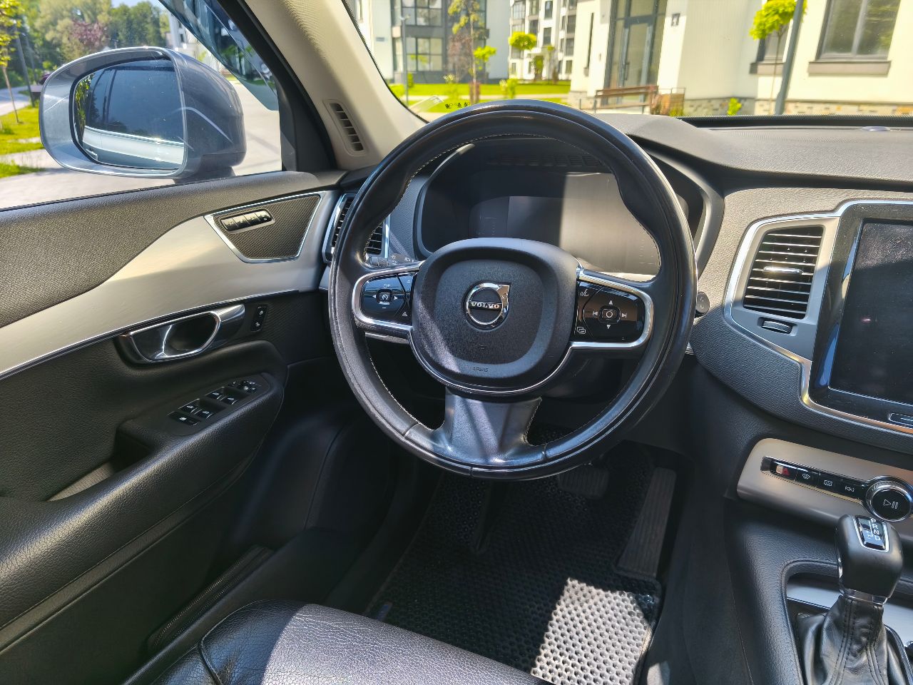 Volvo XC90 - фото 28