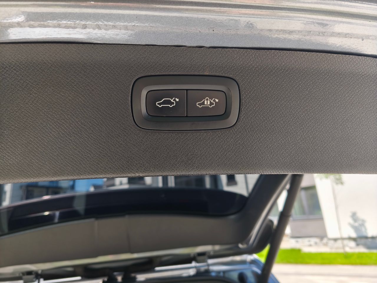 Volvo XC90 - фото 32