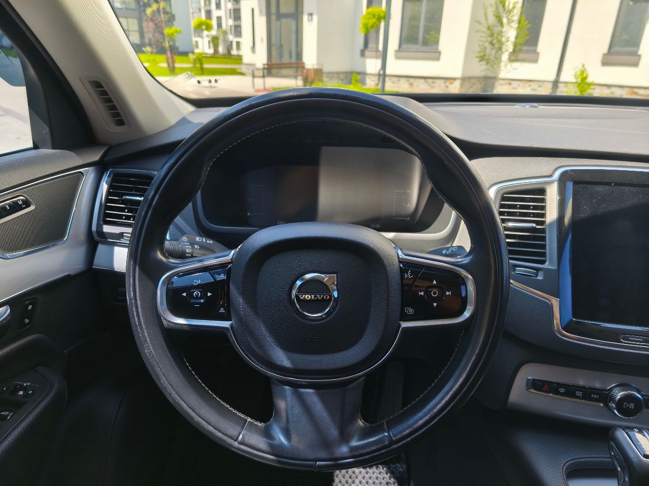 Volvo XC90 - фото 30