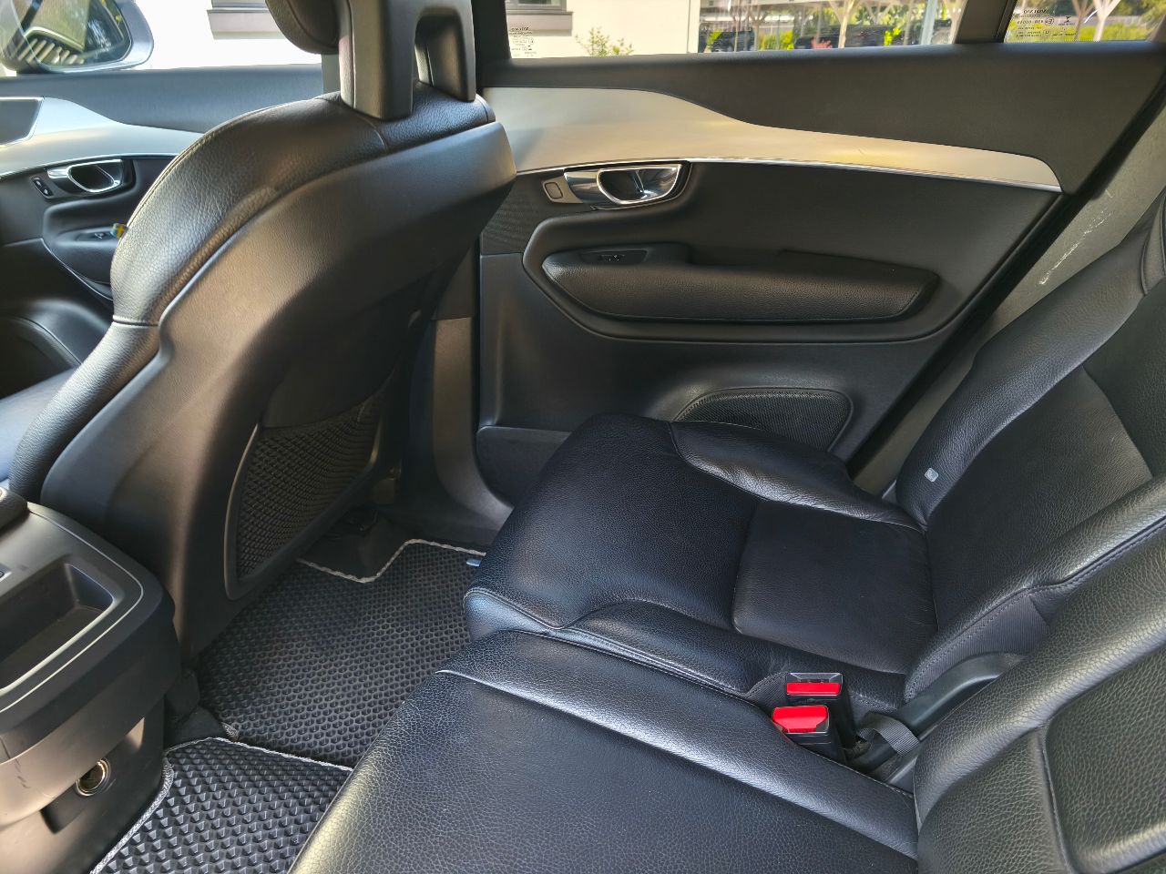 Volvo XC90 - фото 35