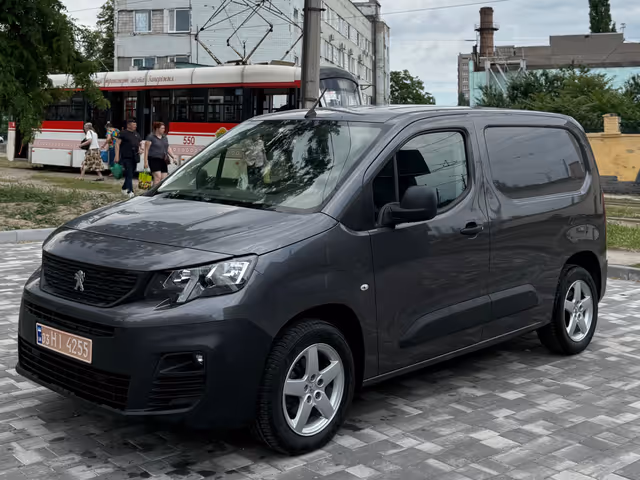 Peugeot Partner - фото 1