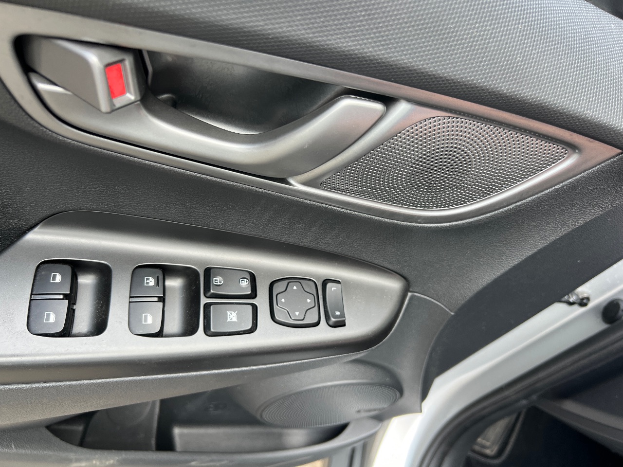 Hyundai Kona - фото 7