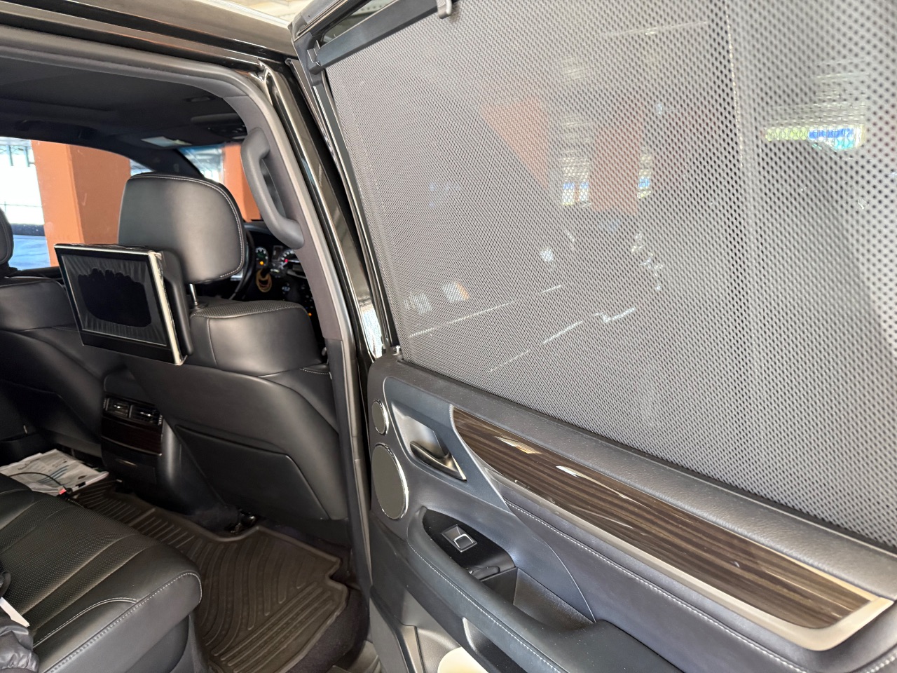 Lexus LX - фото 15