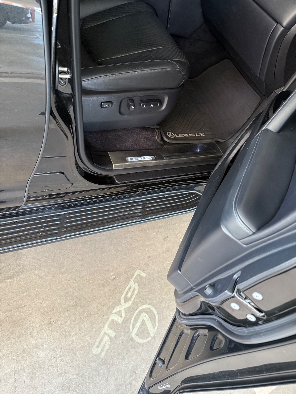 Lexus LX - фото 4