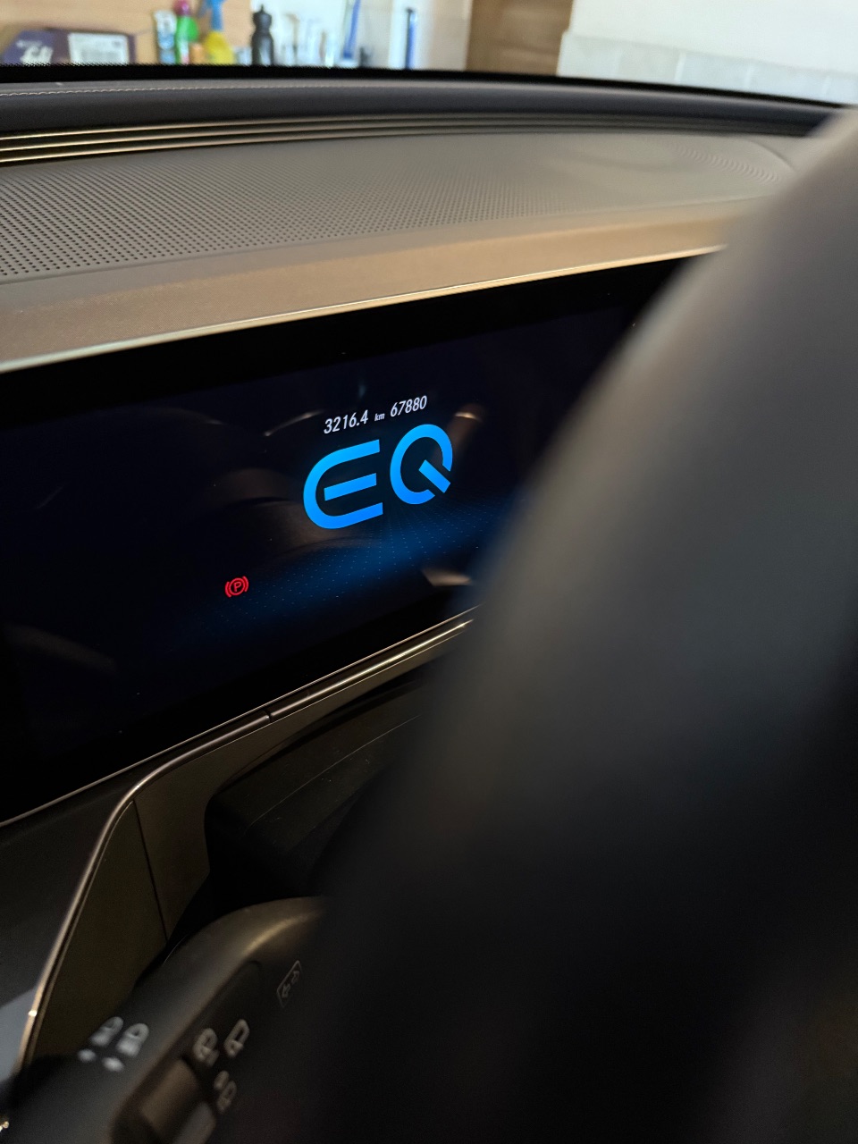 Mercedes-Benz EQC - фото 15