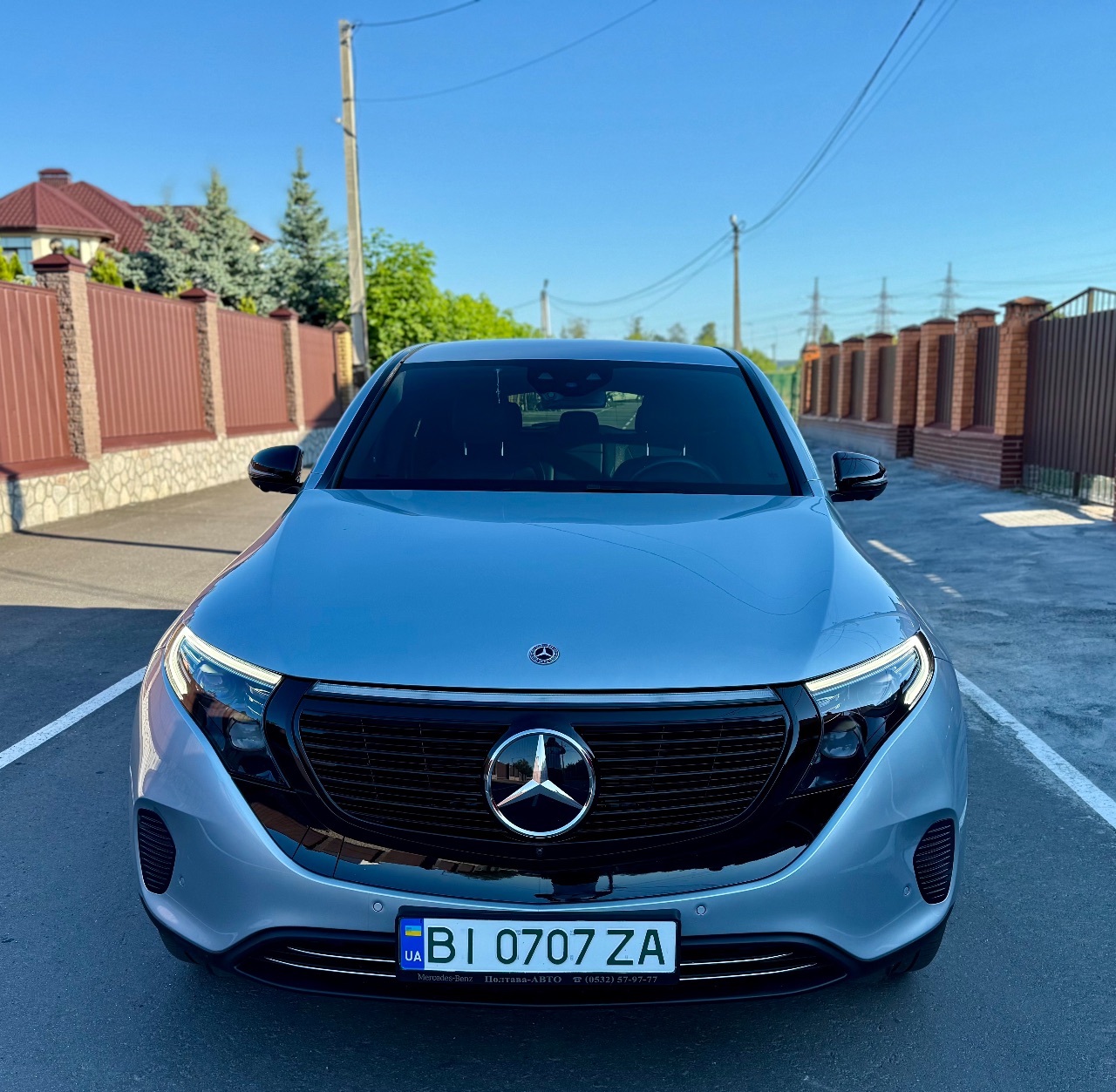 Mercedes-Benz EQC - фото 1