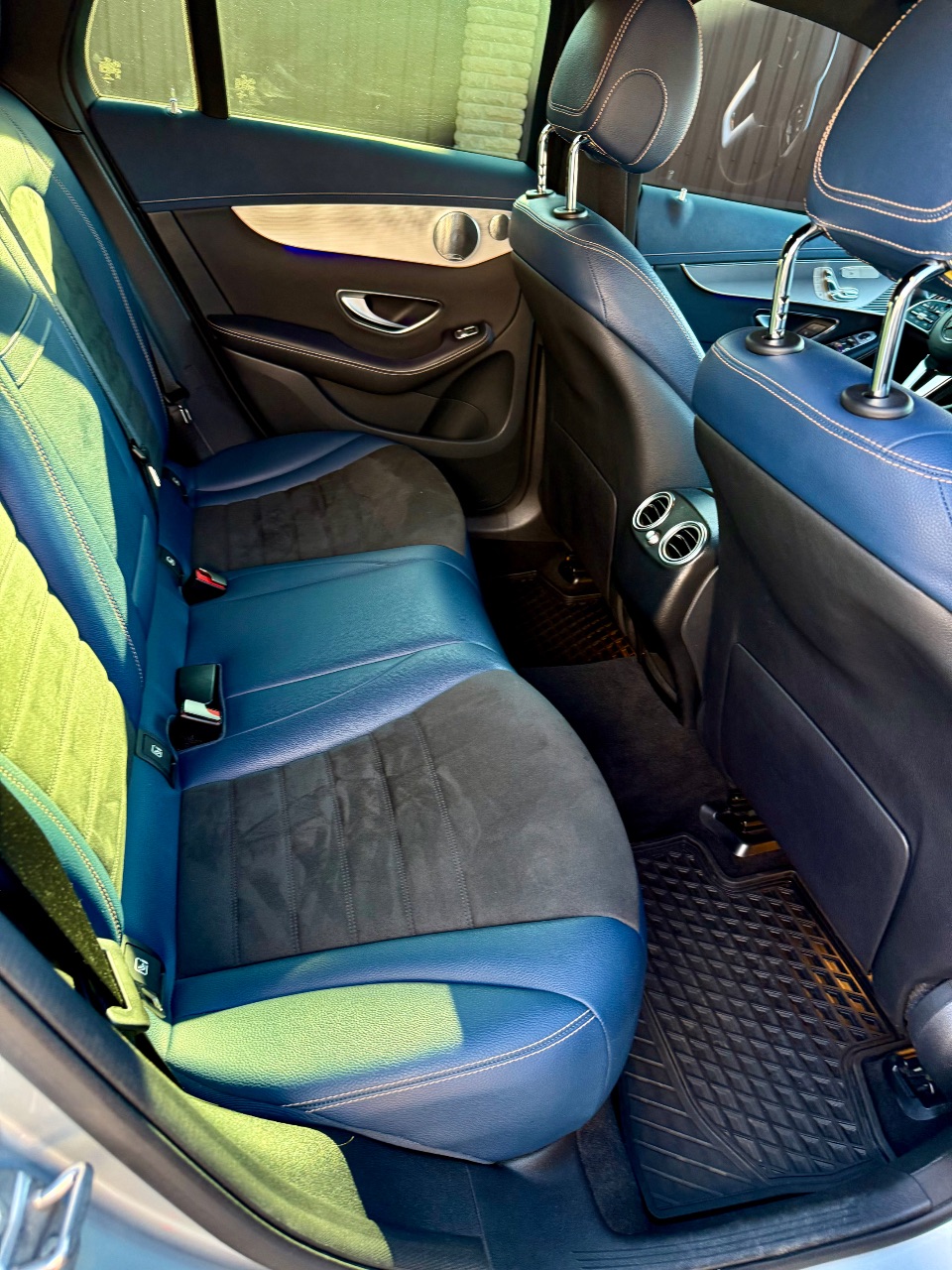 Mercedes-Benz EQC - фото 20