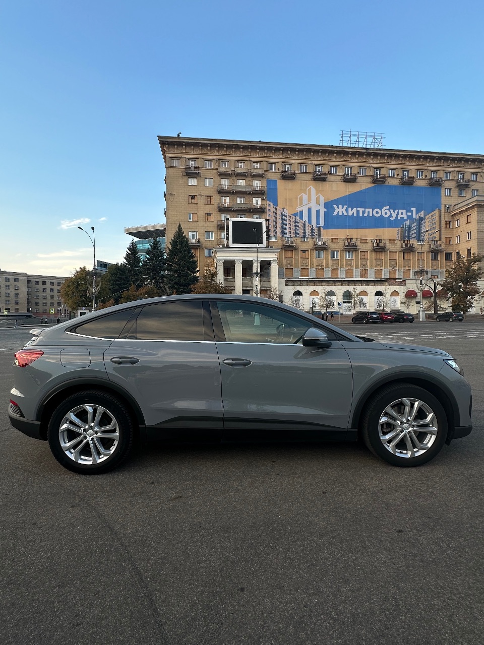 Audi Q4 Sportback e-tron - фото 2