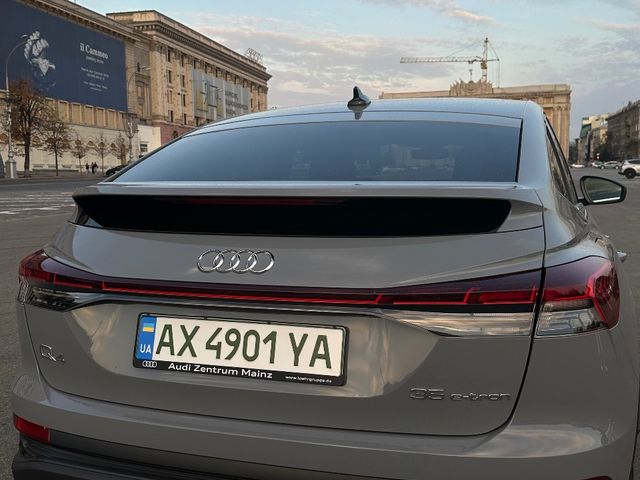 Audi Q4 Sportback e-tron - фото 3