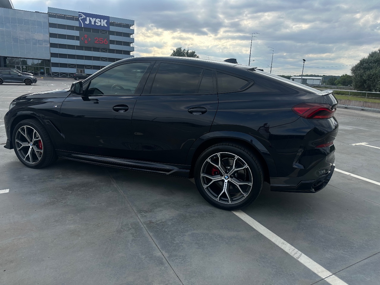 BMW X6 - фото 8