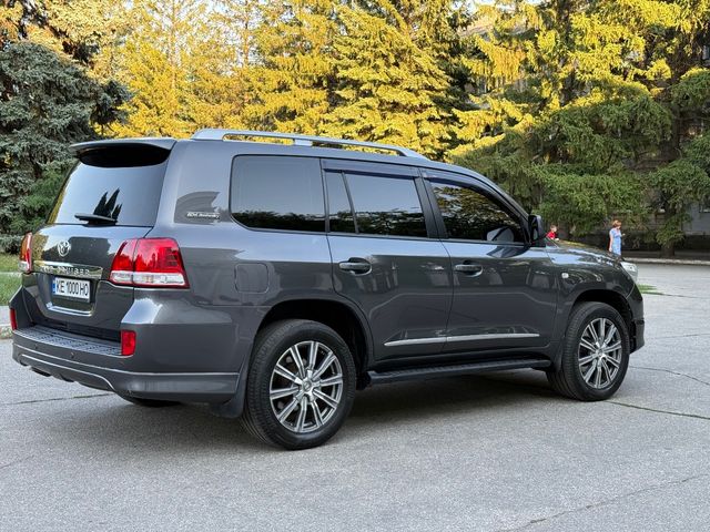 Toyota Land Cruiser - фото 2
