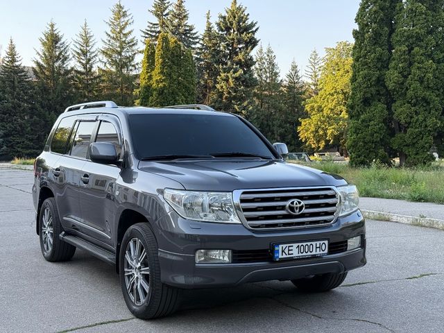Toyota Land Cruiser - фото 1