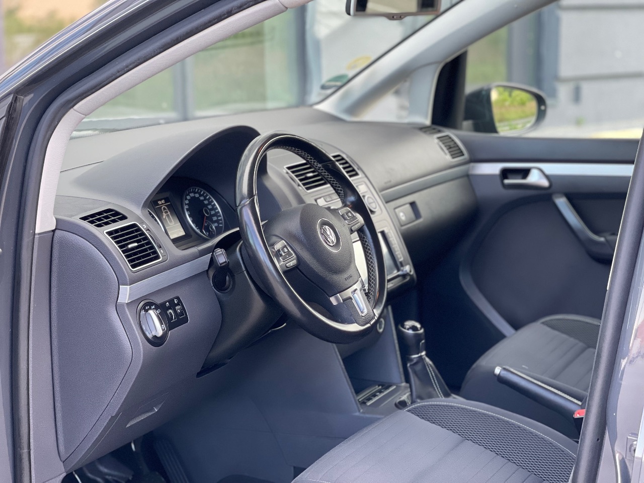 Volkswagen Touran - фото 20