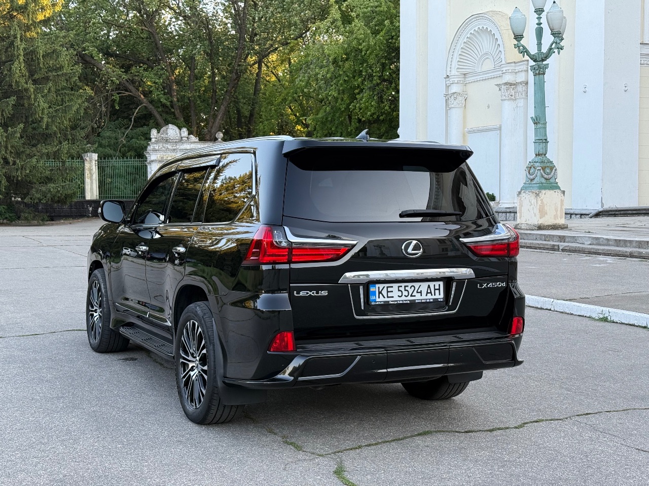Lexus LX - фото 9