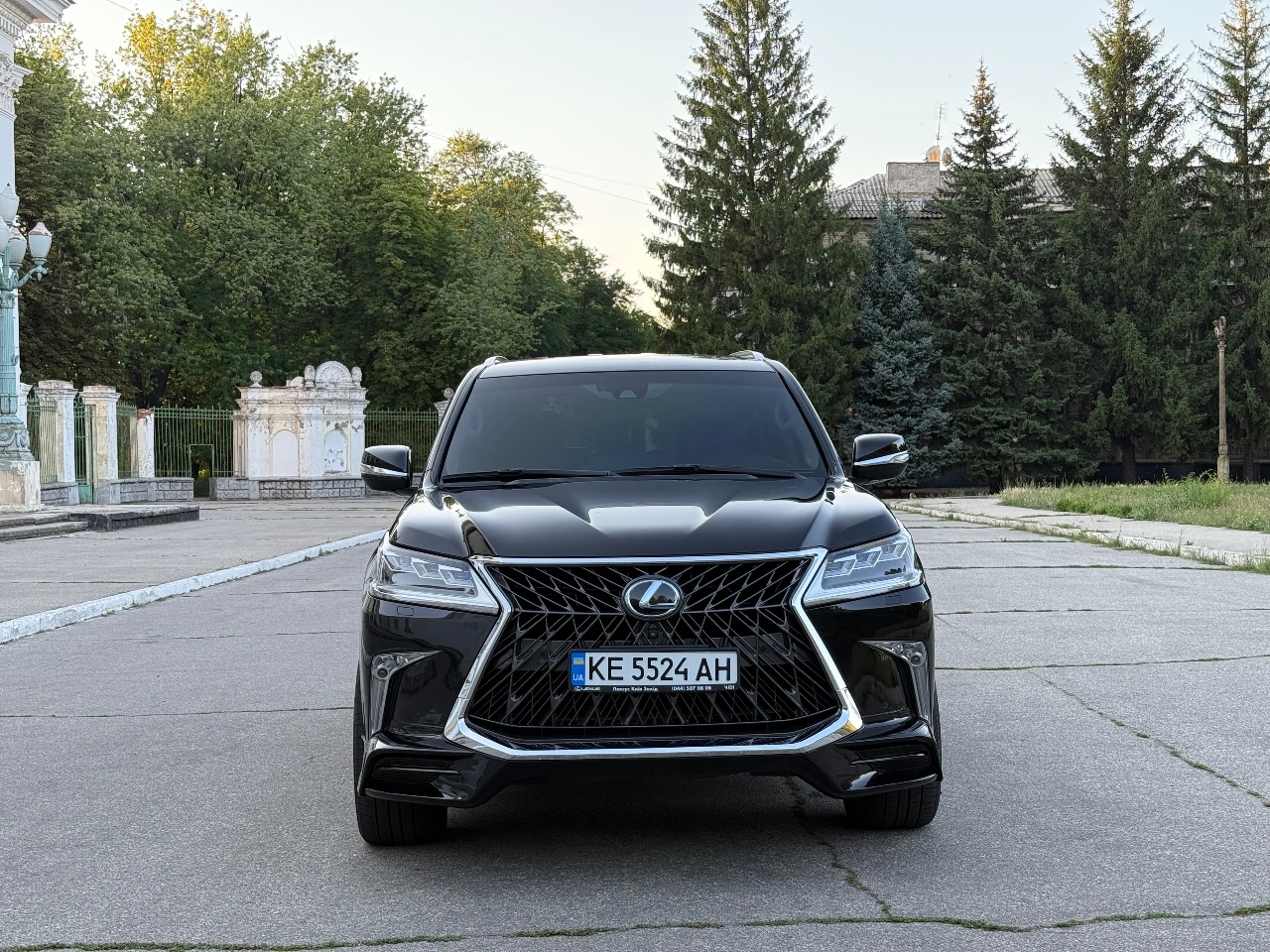Lexus LX - фото 2