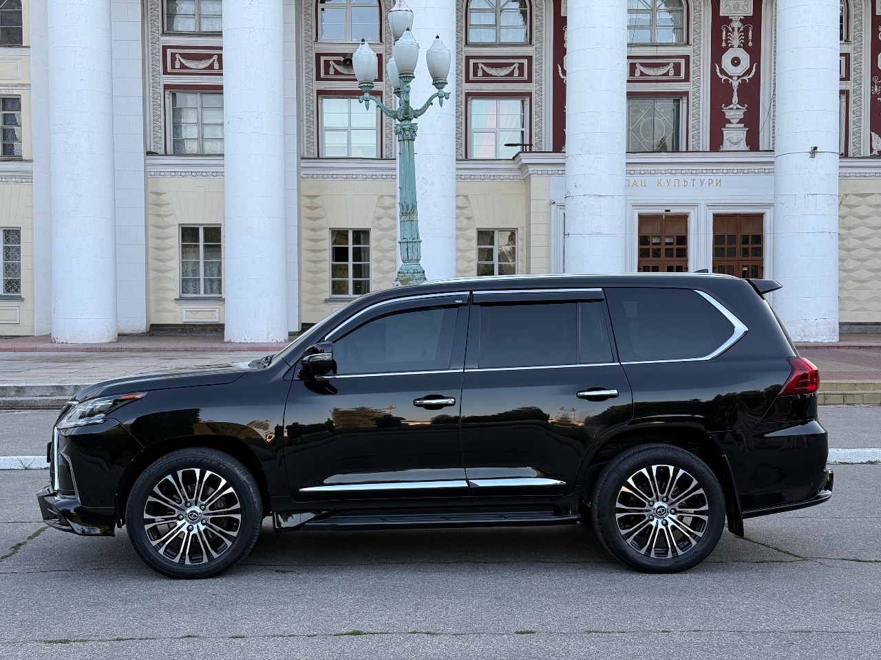 Lexus LX - фото 22