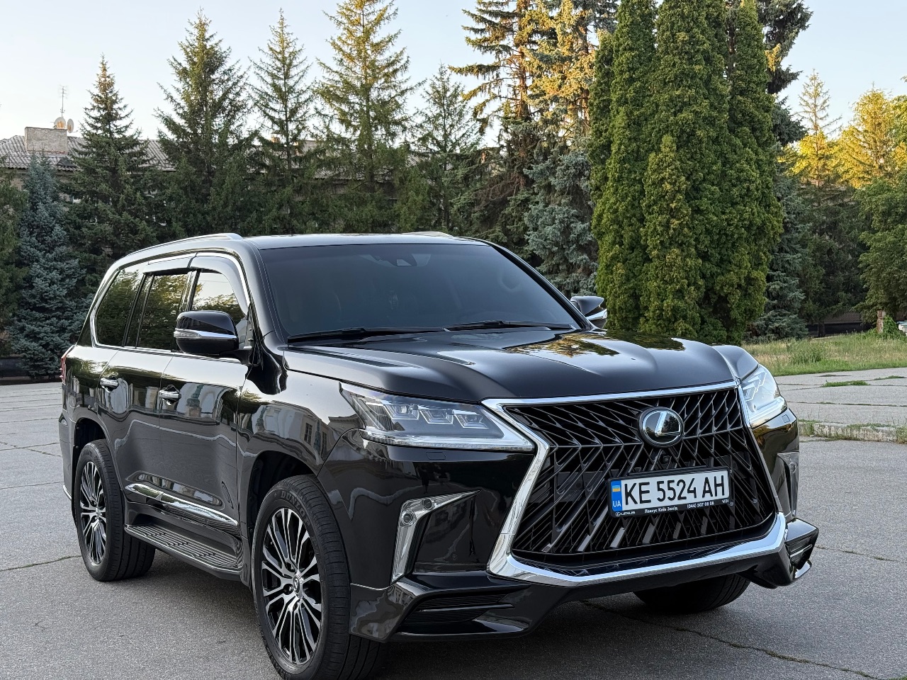 Lexus LX - фото 7