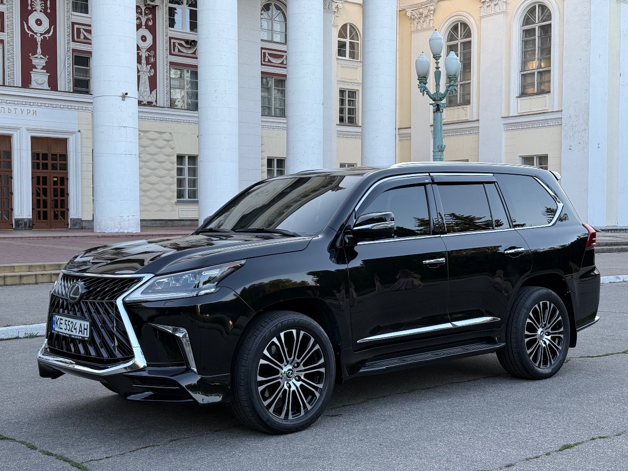 Lexus LX - фото 16