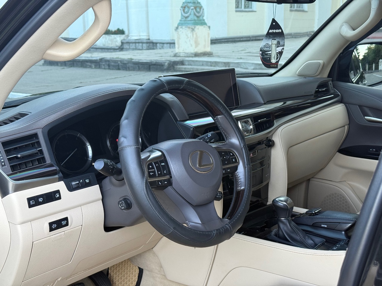 Lexus LX - фото 21