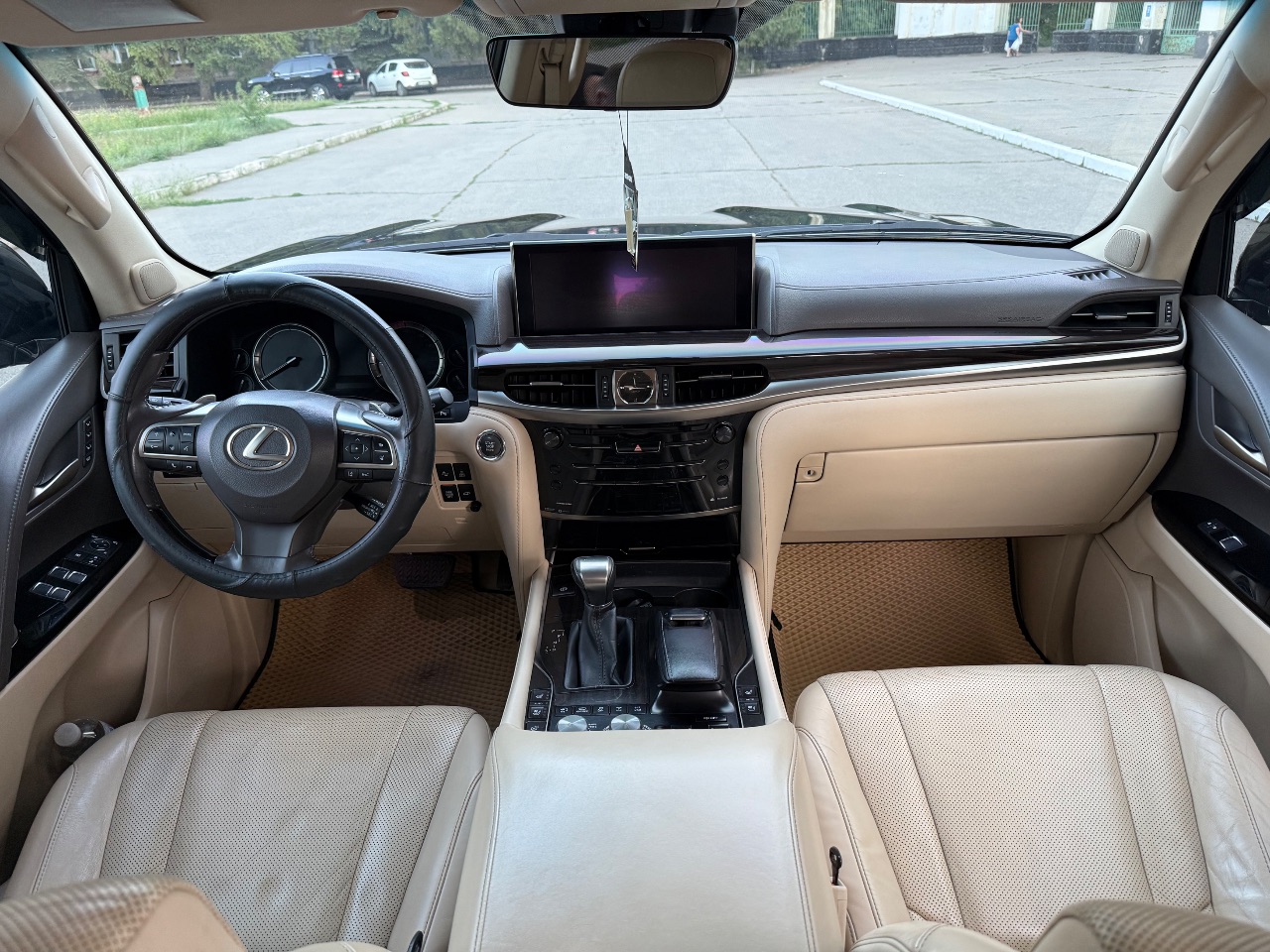 Lexus LX - фото 8