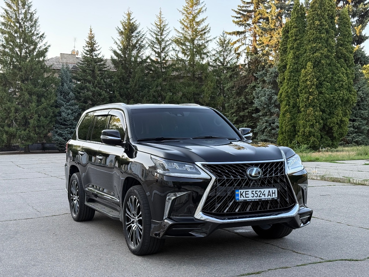 Lexus LX - фото 28