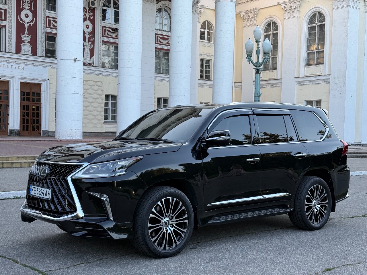 Lexus LX - фото 12