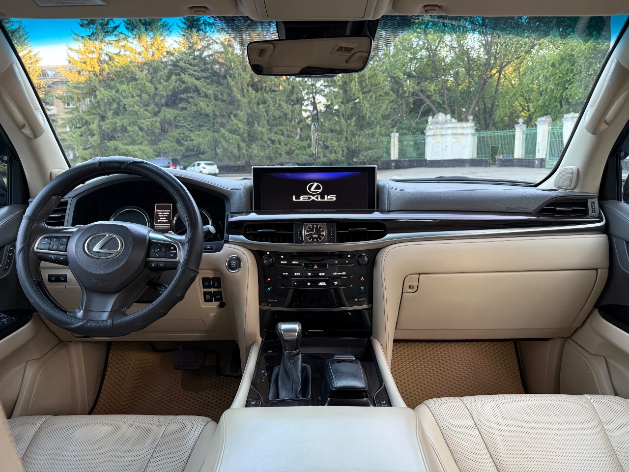 Lexus LX - фото 15