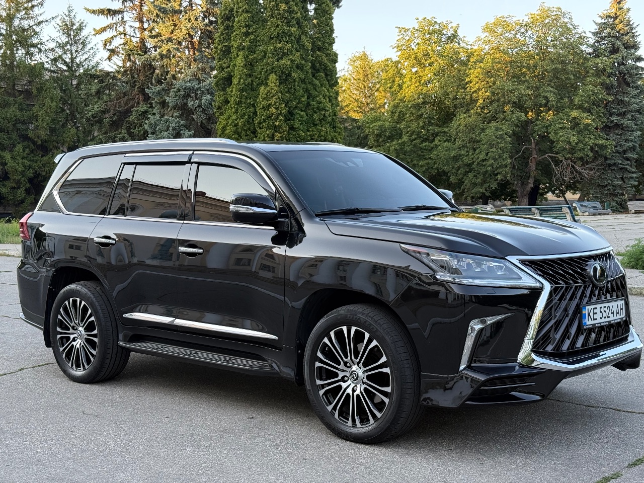Lexus LX - фото 11