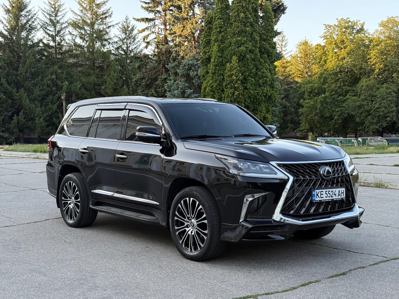 Lexus LX - фото 14