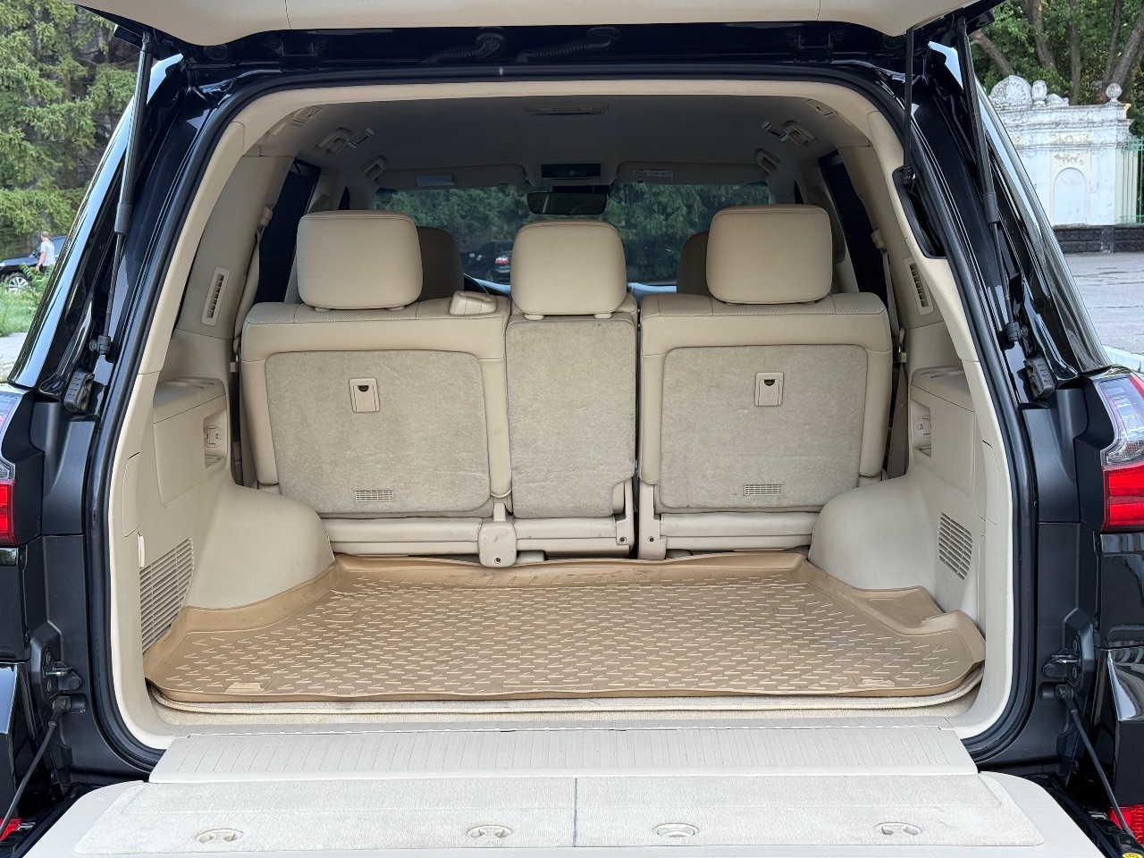 Lexus LX - фото 3