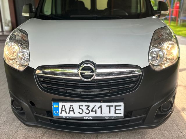 Opel Combo - фото 4
