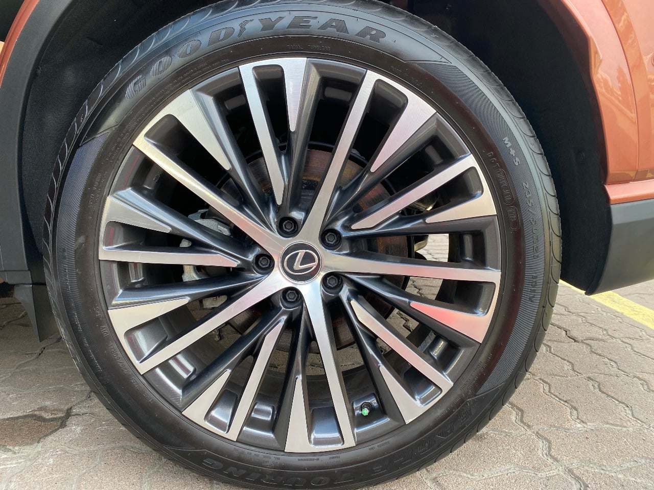 Lexus RX - фото 37