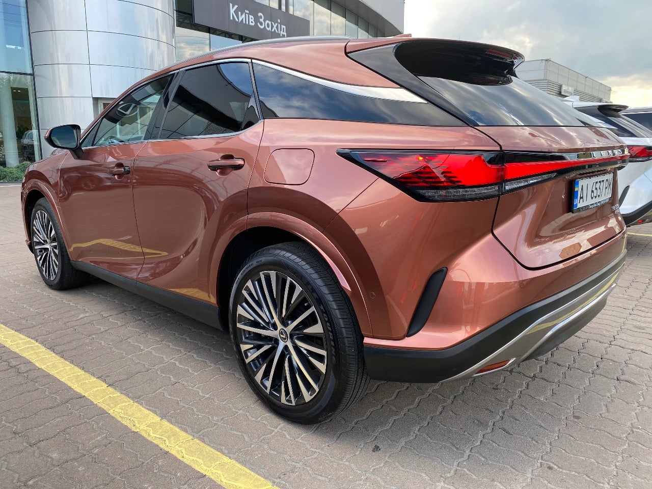 Lexus RX - фото 3