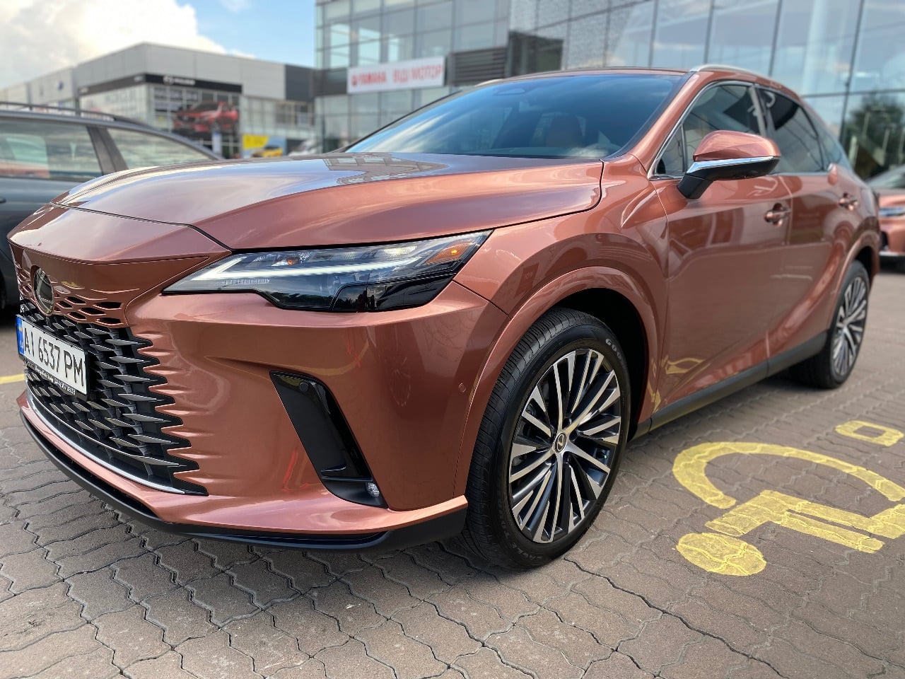 Lexus RX - фото 2