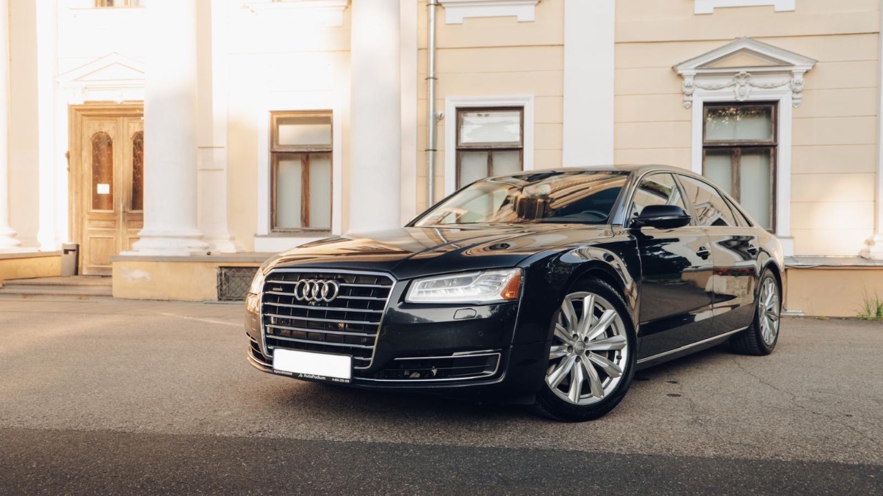 Audi A8 - фото 6