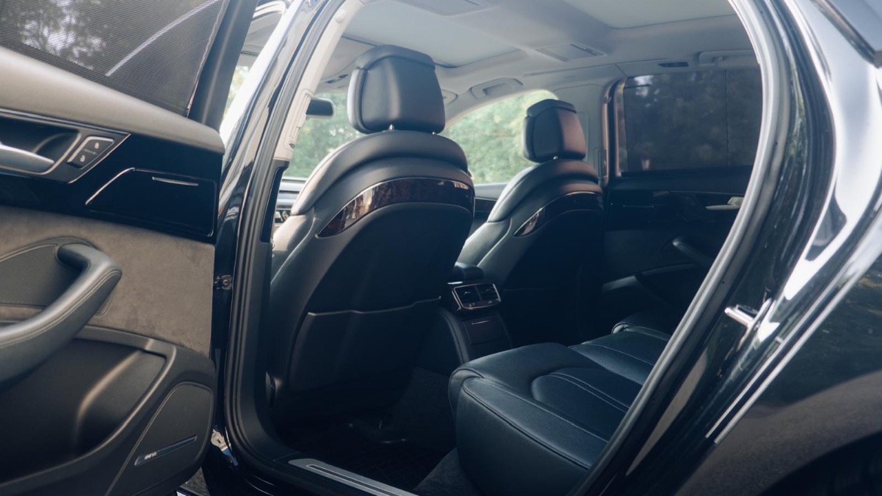 Audi A8 - фото 14