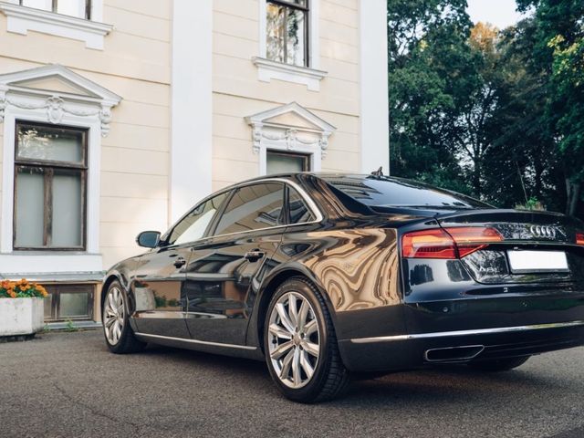 Audi A8 - фото 5