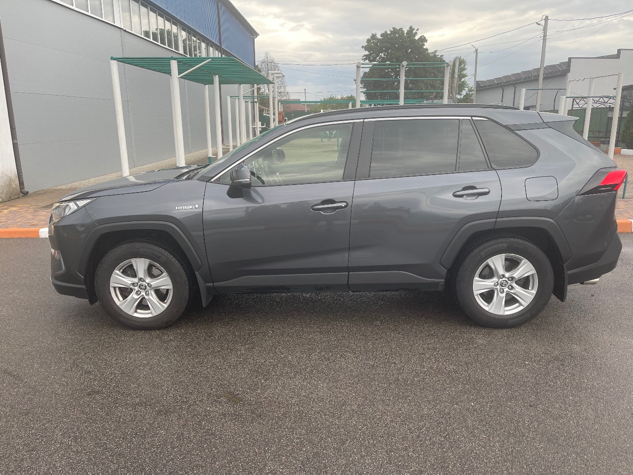 Toyota RAV4 - фото 3