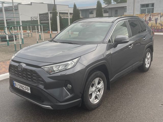 Toyota RAV4 - фото 1