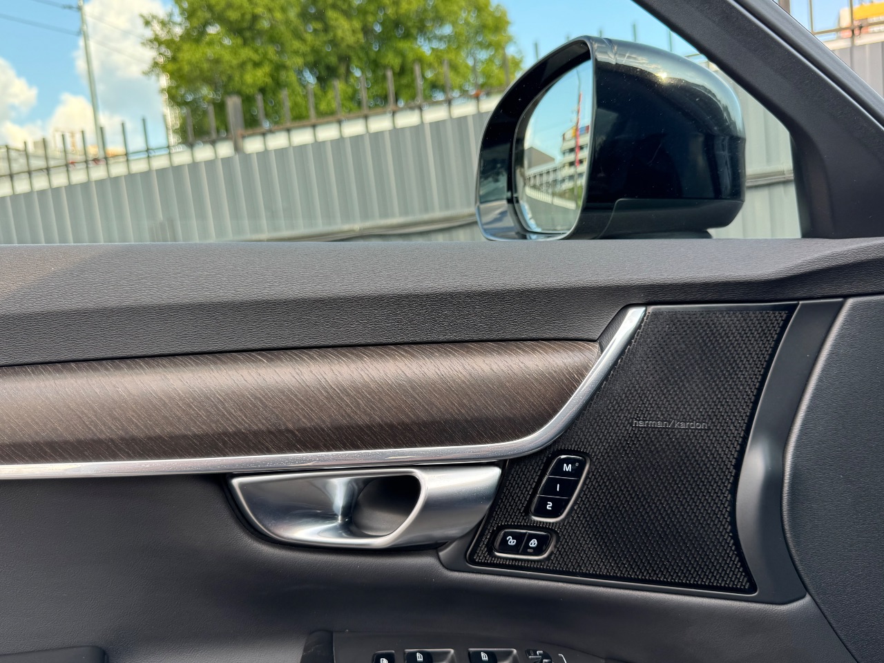 Volvo V90 Cross Country - фото 14