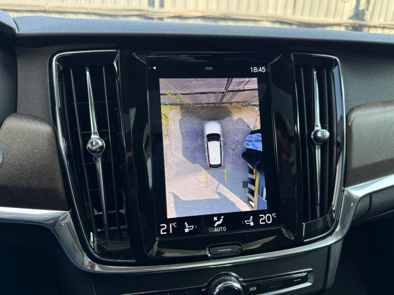 Volvo V90 Cross Country - фото 20