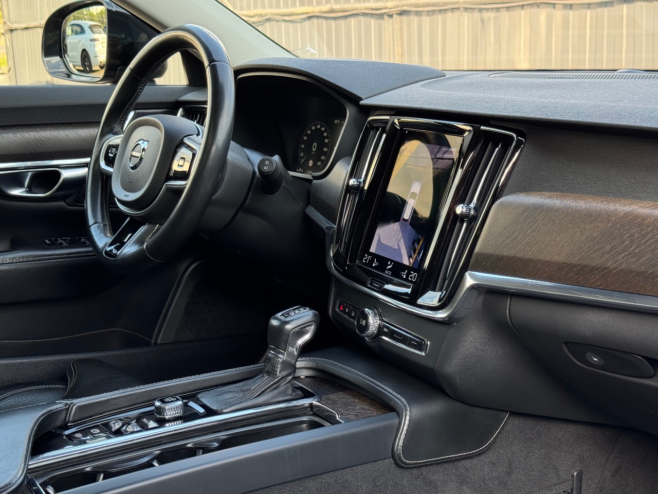 Volvo V90 Cross Country - фото 9