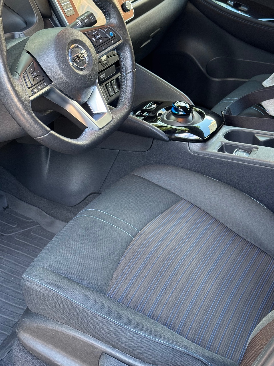 Nissan Leaf - фото 11