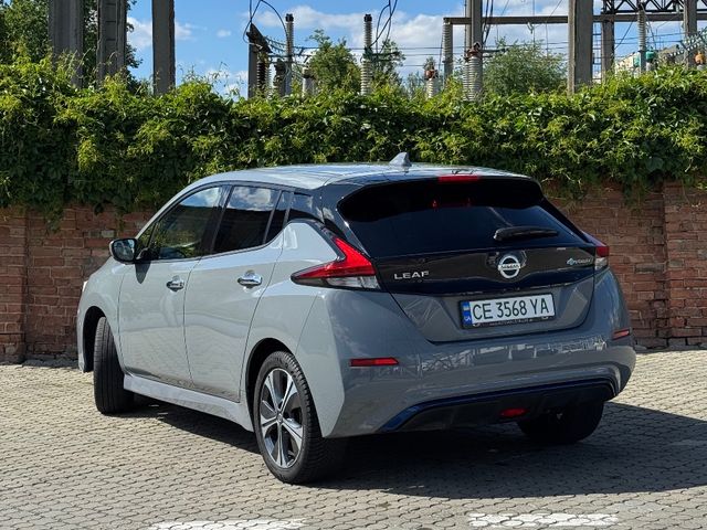 Nissan Leaf - фото 4